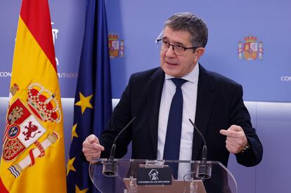 El portavoz del PSOE en el Congreso, Patxi López, en su comparecencia de este martes.