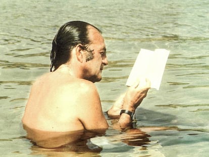 Javier Pradera en Menorca en los años ochenta.