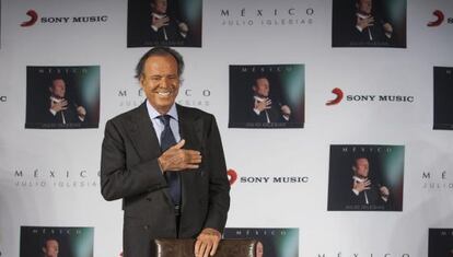 El cantante español Julio Iglesias en Ciudad de México.