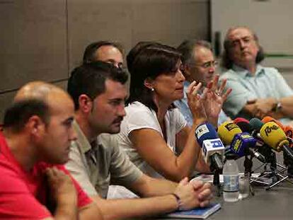 Marisa Gracia, directora de FGV, junto a varios miembros del Comité de Seguridad en la Circulación.