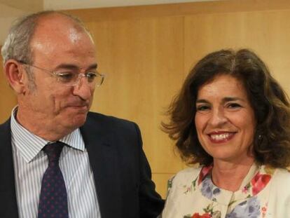 Ana Botella, junto al concejal de Las Artes, Pedro Corral. 