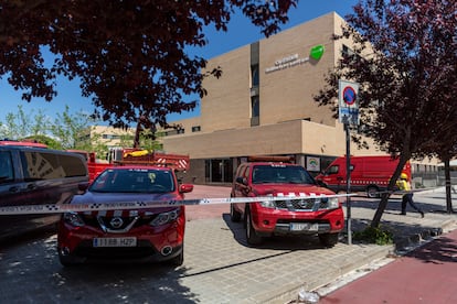 Operación de desinfección de la residencia geriátrica Ca n’Amell en Premià de Mar.