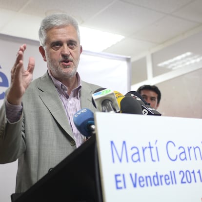 Marti Carnicer, mayor of PSC in El Vendrell at a press conference at the party headquarters this afternoon. Photo Josep Lluis Selñlart.June 8, 2011.