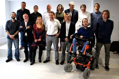 Pablo Iglesias, junto a los 13 candidatos autonómicos.