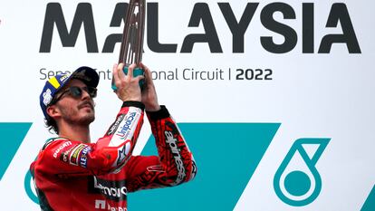 Pecco Bagnaia celebra la victoria en el Gran Premio de Malasia este domingo