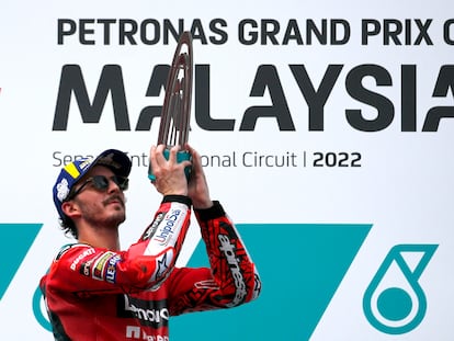 Pecco Bagnaia celebra la victoria en el Gran Premio de Malasia este domingo