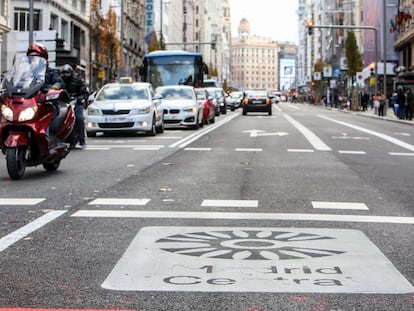 Imagen de la Gran Vía con Madrid Central.