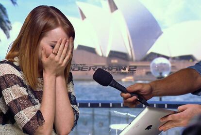 <p>En la década de los noventa, Emma Stone bailó y cantó como cualquier adolescente las canciones de las Spice Girls. Poco se podía imaginar entonces que acabaría hablando, al menos virtualmente, a dos de sus cantantes favoritas años después. </p> <br> <p>De hecho, la actriz de ‘La la land’ terminó llorando cuando la sorprendieron en marzo de 2014 un programa de televisión con un mensaje en vídeo de Mel B. “Yo estaba obsesionada con las Spice Girls. Me enseñaron sobre el poder de las mujeres. Las amaba, y creo que son fantásticas”, recordó en otro programa de televisión británico. Luego también habló con Mel C en un programa de radio, aunque la Spice favorita de la actriz era Emma Button.</p>