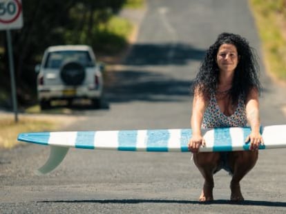 La española Marta Caparrós, aficionada al surf y fundadora de AUssieYouTOO.