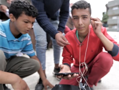 Vídeo | La primera llamada de cuatro inmigrantes marroquíes a sus familias