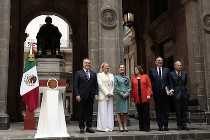 Francisco Cervantes, Sarah Bairstow, Claudia Sheinbaum, Suzanne Clark, Marcelo Ebrard y Tenaris, Guillermo Vogel en Palacio Nacional.