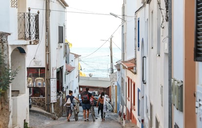 Una de las calles de la aldea portuguesa de Burgau.