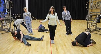 La 'troupe' de 'Oh! What A Lovely War' en un ensayo.