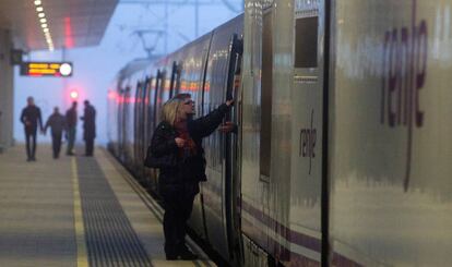 Tren que cubre el recorrido entre Zamora y Madrid.