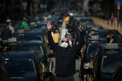 Taxis en protesta por Uber