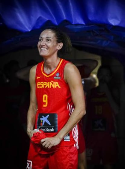 Laia Palau, capitana de la selección de baloncesto, antes de un partido del Mundial.