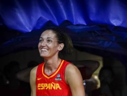 Laia Palau, capitana de la selección de baloncesto, antes de un partido del Mundial.