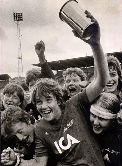 Pia Sundhage, tras ganar la primera Euro femenina en 1984.