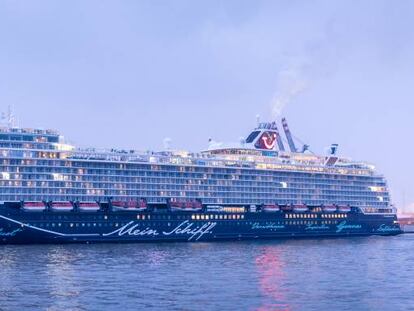 Vista del Mein Schiff 2, el  primer barco que operará cruceros en Canarias desde noviembre. 