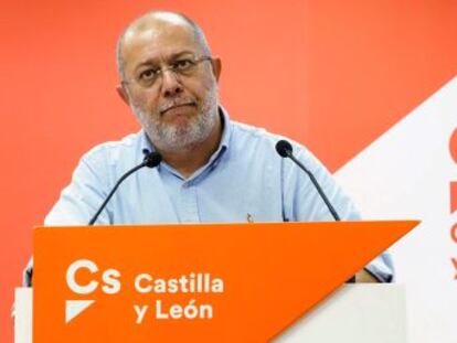 El líder del Ciudadanos en Castilla y León “asegura que en su partido  la crítica es posible sin temor a nada”