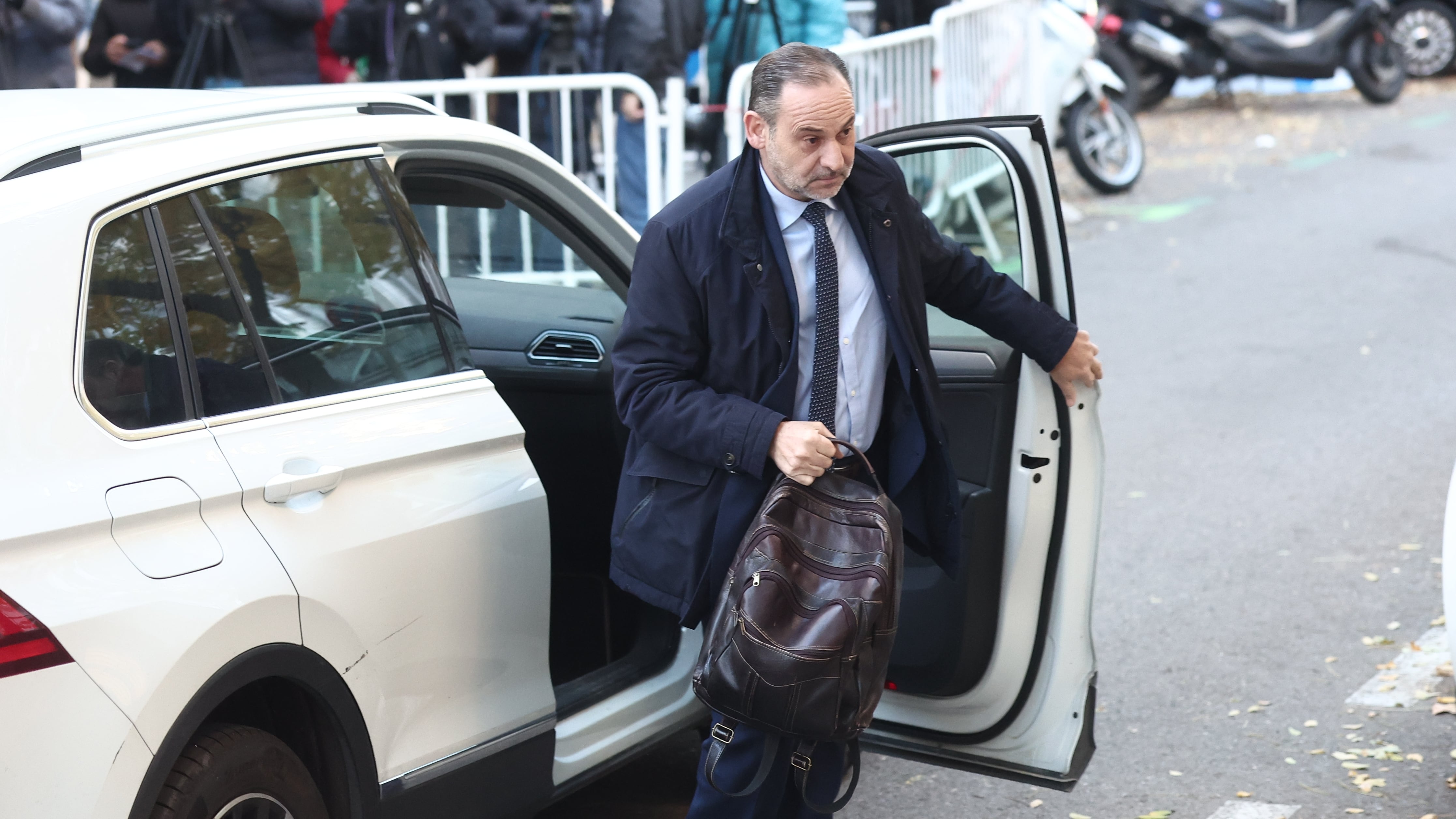 Ábalos contra Ábalos: las contradicciones lo abocan a un callejón judicial sin salida