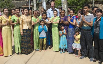 William, duque de Cambridge en su visita a la villa de Mengman en China.