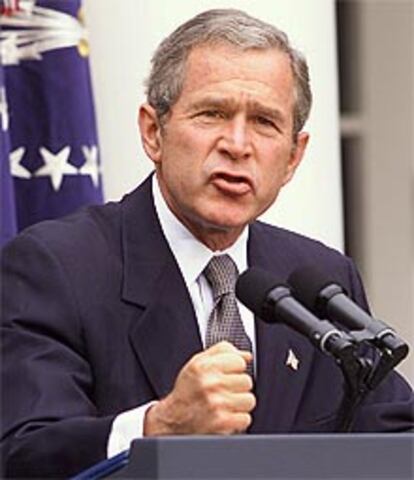 El presidente Bush, durante su intervención ante la prensa en los jardines de la Casa Blanca.
