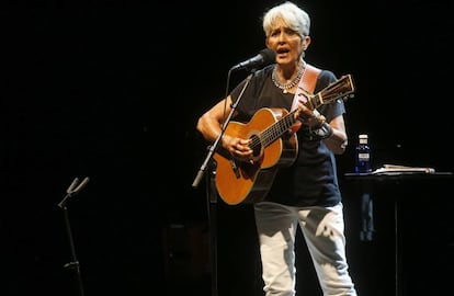 La voz de Joan Baez llenó el escenario del Festival Jardins de Pedralbes.