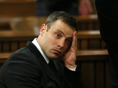 Oscar Pritorius durante en el juicio por el asesinato a Reeva Reeva Steenkam el 16 de octubre de 2014 en Pretoria (Sudáfrica) . 