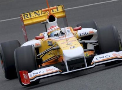 Fernando Alonso, con su R29, en los últimos entrenamientos de Jerez.