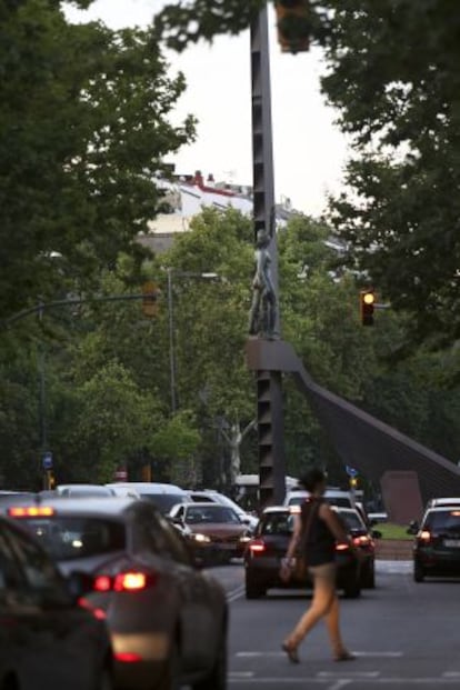 Passeig de Verdum, en su confluencia con la plaza de Llucmajor de Barcelona.