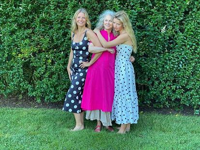 Gwyneth Paltrow con su madre, Blythe Danner, y su hija Apple.