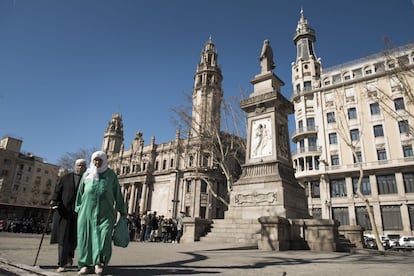 La plaça d'Antonio López -i el seu monument- és la que tanca la ruta de l'herència de l'esclavisme a Barcelona.