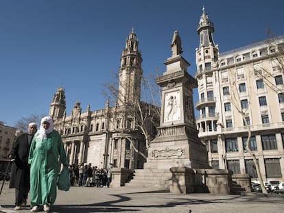 La plaça d'Antonio López -i el seu monument- és la que tanca la ruta de l'herència de l'esclavisme a Barcelona.