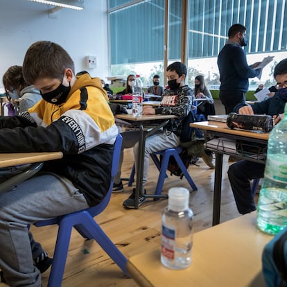 Comunidad Valenciana
VALENCIA
07/01/2021.- 
CLASES DE 1ERO DE ESO EN EL COLEGIO LA GAVINA. Estudiantes, niños, educación,estudiantes, colegio, alumnos, niños, clases, infantil, primaria. 
 
FOTO: Mònica Torres EL PAÍS