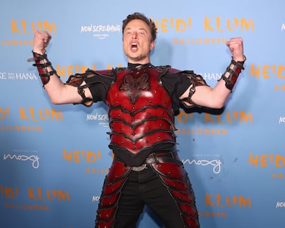 Elon Musk en una fiesta de Halloween en Nueva York en octubre de 2022: un día más pidiéndole a la gente o bien que le tema o bien que se ría de él.
