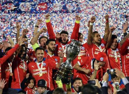 Chile celebra su primera Copa América en 2015.