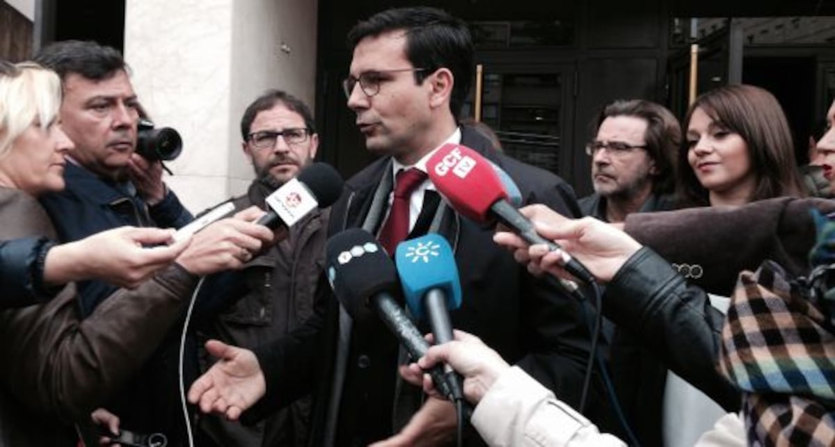 Los ediles del PSOE justifican su denuncia contra el alcalde de Granada ...