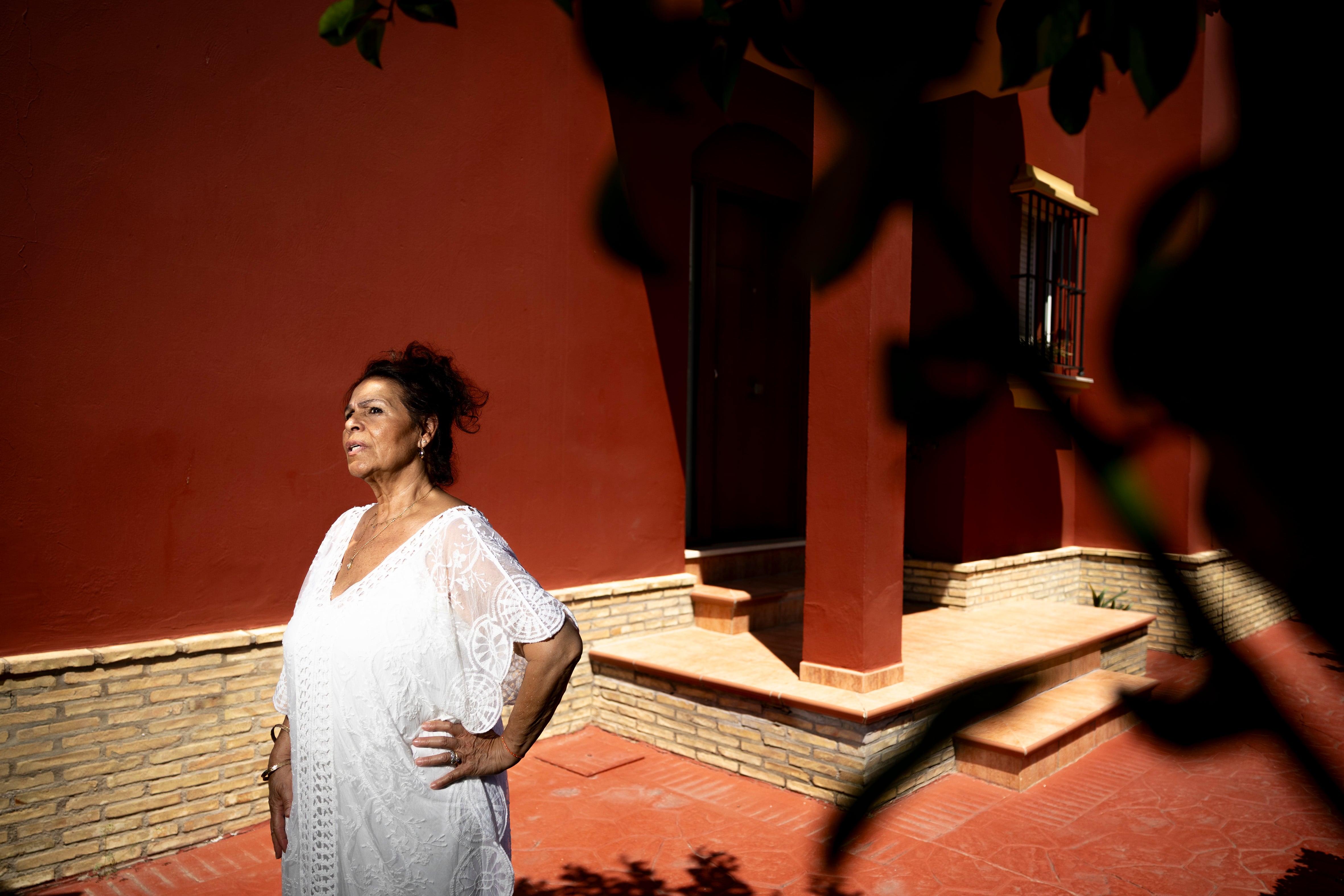 Aurora Vargas, en su casa de Sevilla.