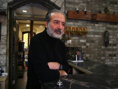 Hovig Asmaryan, en su cafetería en Stepanakert, la semana pasada.