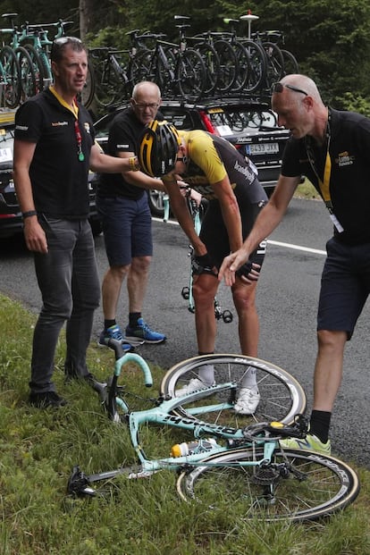 Robert Gesink también tiene que abandonar el Tour por una caída en la novena etapa. 