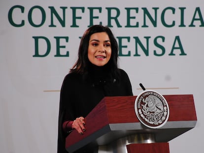 Ana Elizabeth García Vilchis la encargada de la sección 'Quién es quién en las mentiras'  durante la conferencia del 2 de septiembre en Palacio Nacional.