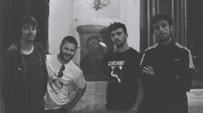 Los integrantes del grupo Camellos, que acaban de sacar su primer disco titulado 'Embajadores'.