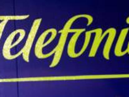 El grupo español Telefónica anunció que prevé alcanzar para finales de este año los 5 millones de accesos a banda ancha fija, internet móvil y de transmisión de datos. EFE/Archivo