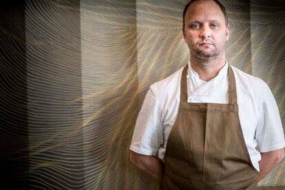 El chef Simon Rogan regenta el restaurante Fera, que elabora platos sofisticados con flores, raíces y todo tipo de vegetales.