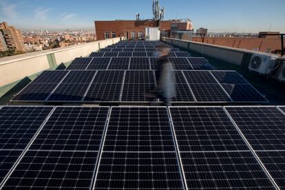 Placas solares del Colegio San Viator de Madrid.