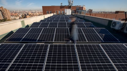 Placas solares del Colegio San Viator de Madrid.