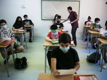 Alumnos de primero de ESO en el instituto Joanot Martorell de Esplugues de Llobregat (Barcelona).