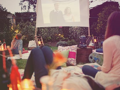 Guía práctica para montar tu propio cine de verano en casa