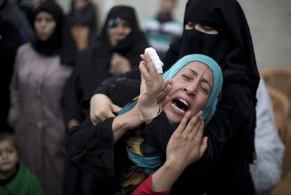 Funeral por los tres mllitantes palestinos del brazo armado de la Yihad Islámica, que murieron en un ataque aéreo israelí.